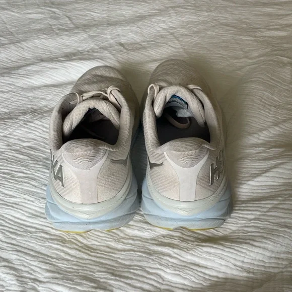 Hoka Clifton - Picture 3 of 5